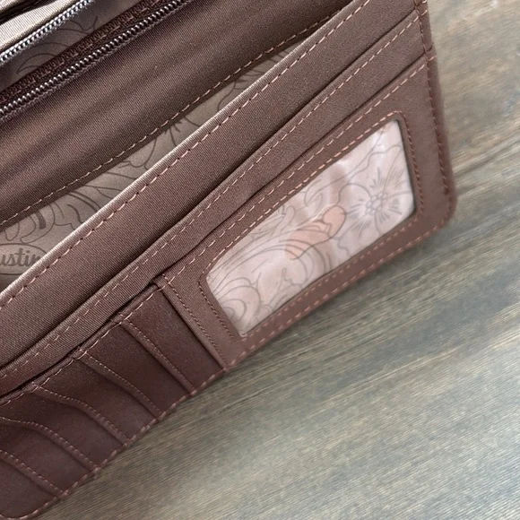 Justin Boots Wristlet/Wallet,Hair hide,bone inlay,magnetic close,genuine leather - Picture 7 of 11